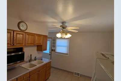 4467 S Pennsylvania Ave, Saint Francis, WI 53235 - Photo 5