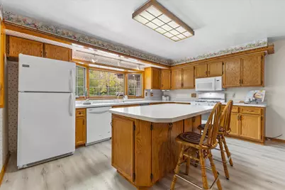 8011  Clinton Ln, Racine, WI 53406 - Photo 21
