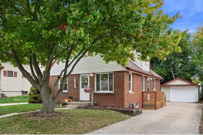 1546 S 93rd St, West Allis, WI 53214 - Photo 3
