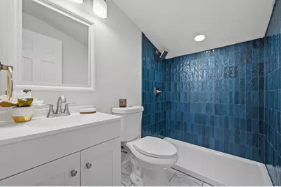 1546 S 93rd St, West Allis, WI 53214 - Photo 25
