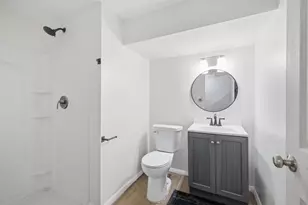 6204 W Port Ave, Milwaukee, WI 53223 - Photo 9