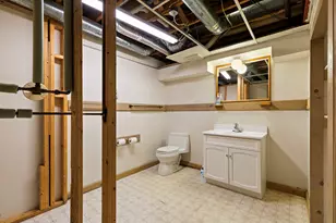 429 W Apple Tree Rd, Glendale, WI 53217 - Photo 23