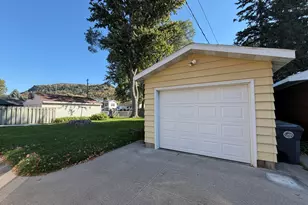 2317 31st St, La Crosse, WI 54601 - Photo 5