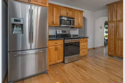 8373 S 35th St, Franklin, WI 53132 - Photo 15