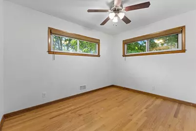 7639 W Palmetto Ave, Milwaukee, WI 53218 - Photo 7