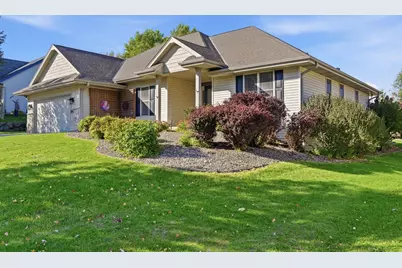 876 W Washington Ave, Hartford, WI 53027 - Photo 1