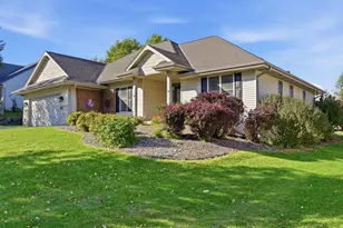 876 W Washington Ave, Hartford, WI 53027 - Photo 1