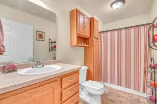606 Danube Ct, Sheboygan Falls, WI 53085 - Photo 15