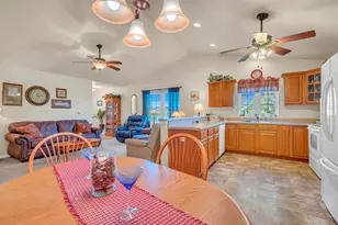606 Danube Ct, Sheboygan Falls, WI 53085 - Photo 9