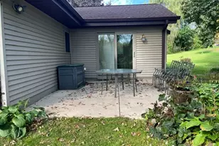 W264S3768 Lawrence Ln, Waukesha, WI 53189 - Photo 5