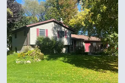 W264S3768  Lawrence Ln, Waukesha, WI 53189 - Photo 3
