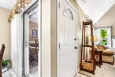 13530 W Fountain Ct, New Berlin, WI 53151 - Photo 7