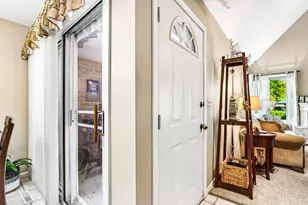 13530 W Fountain Ct, New Berlin, WI 53151 - Photo 7