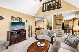 13530 W Fountain Ct, New Berlin, WI 53151 - Photo 11