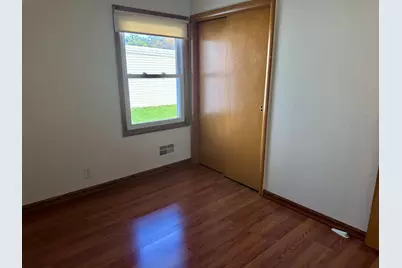 2758 S 58th St, Milwaukee, WI 53219 - Photo 9