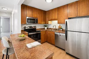 1660 N Prospect Ave, Milwaukee, WI 53202 - Photo 1
