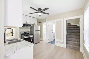 2836 N 39th St, Milwaukee, WI 53210 - Photo 9
