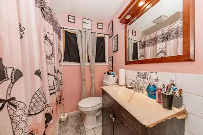 5526 W Thurston Ave, Milwaukee, WI 53218 - Photo 7