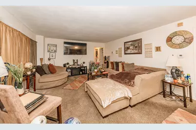 5526 W Thurston Ave, Milwaukee, WI 53218 - Photo 3