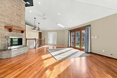 24026 W Oakwood Ln, Racine, WI 53139 - Photo 7