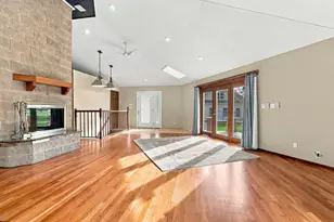24026 W Oakwood Ln, Racine, WI 53139 - Photo 7