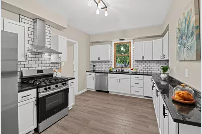 324  Conkey St, Burlington, WI 53105 - Photo 5