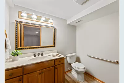 W173N8045  Shady Ln, Menomonee Falls, WI 53051 - Photo 41