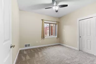 17490 Crest Hill Dr, Brookfield, WI 53045 - Photo 23