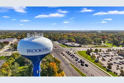 17490  Crest Hill Dr #10, Brookfield, WI 53045 - Photo 31