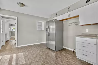 5765 N 89th St, Milwaukee, WI 53225 - Photo 7