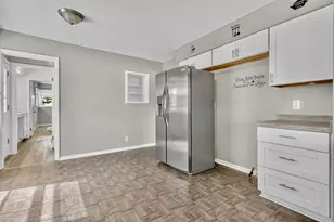 5765 N 89th St, Milwaukee, WI 53225 - Photo 7