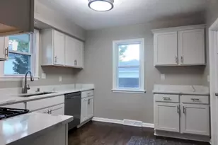 W168N9091 Garden Ave, Menomonee Falls, WI 53051 - Photo 5