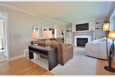 6147 N Shoreland Ave, Whitefish Bay, WI 53217 - Photo 13