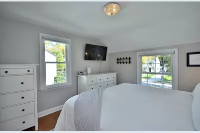 6147 N Shoreland Ave, Whitefish Bay, WI 53217 - Photo 23