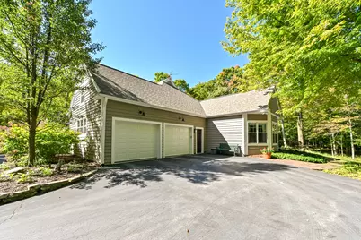 9226 W Hawthorne Rd, Mequon, WI 53097 - Photo 51