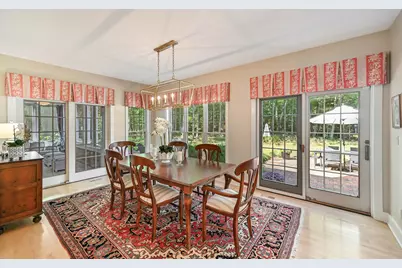 9226 W Hawthorne Rd, Mequon, WI 53097 - Photo 19