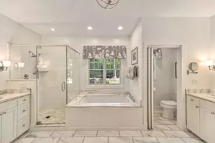 9226 W Hawthorne Rd, Mequon, WI 53097 - Photo 27
