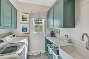 9226 W Hawthorne Rd, Mequon, WI 53097 - Photo 37