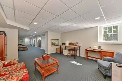 9226 W Hawthorne Rd, Mequon, WI 53097 - Photo 33