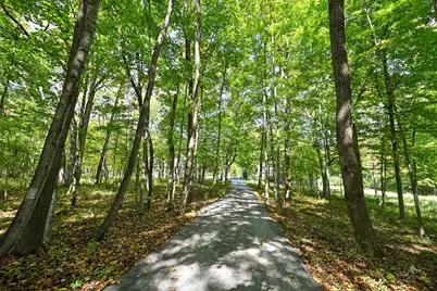 9226 W Hawthorne Rd, Mequon, WI 53097 - Photo 55