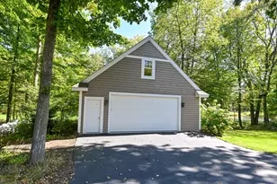 9226 W Hawthorne Rd, Mequon, WI 53097 - Photo 47