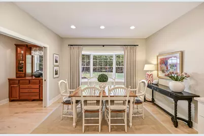 9226 W Hawthorne Rd, Mequon, WI 53097 - Photo 15