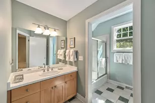 9226 W Hawthorne Rd, Mequon, WI 53097 - Photo 31