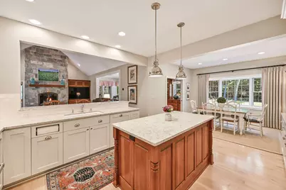 9226 W Hawthorne Rd, Mequon, WI 53097 - Photo 13