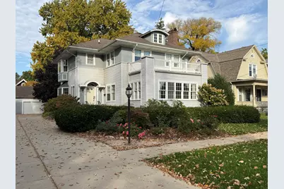 902 S 8th St, Watertown, WI 53094 - Photo 1