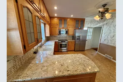 902 S 8th St, Watertown, WI 53094 - Photo 15