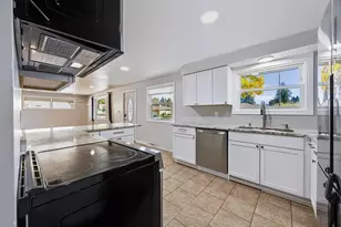 2732 S 15th St, Sheboygan, WI 53081 - Photo 7