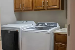 W226N4168 Sunder Creek Ct, Pewaukee, WI 53072 - Photo 9