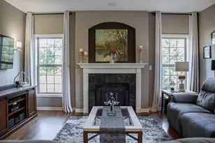W226N4168 Sunder Creek Ct, Pewaukee, WI 53072 - Photo 3