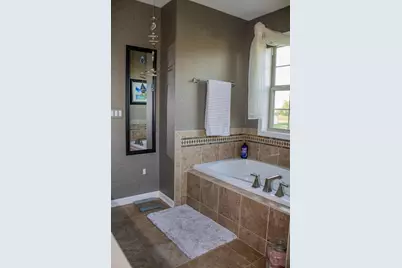 W226N4168  Sunder Creek Ct, Pewaukee, WI 53072 - Photo 17